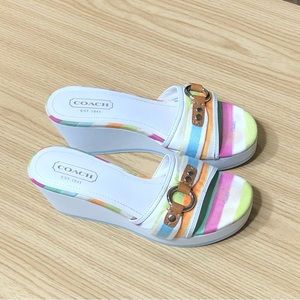 Coach Plataform Sandals White Metal Buckle Womens size 6.5 M